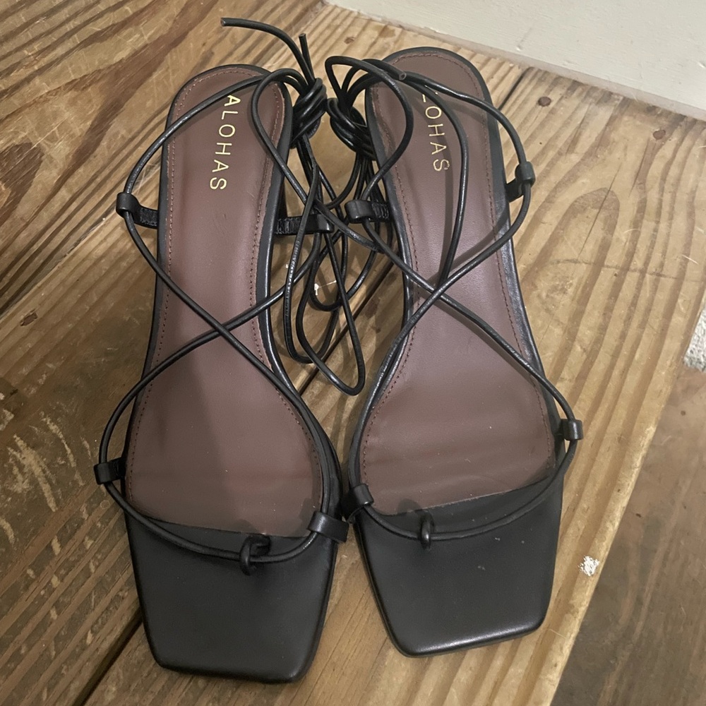 ALOHAS Black Strappy Sandals